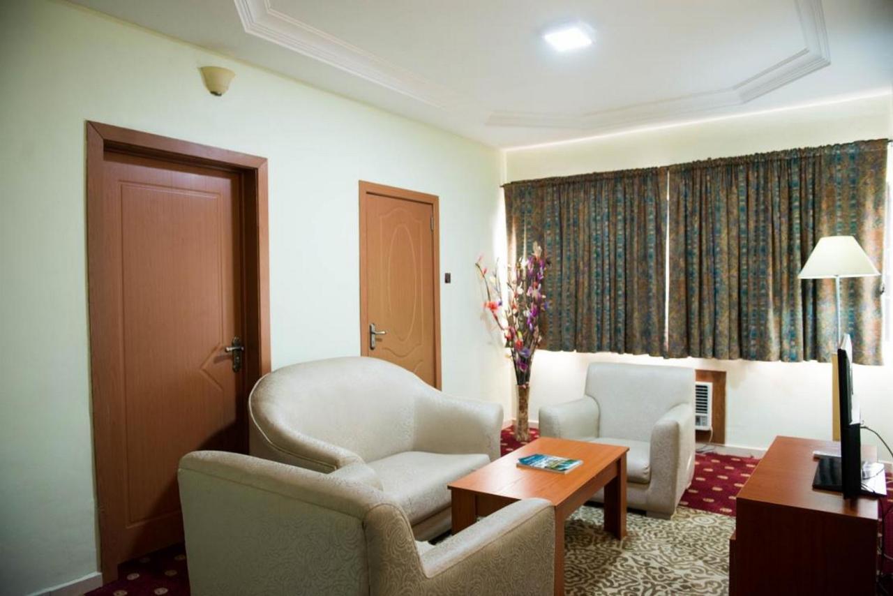 Room In Lodge - Grand Ibro Hotel Abuja Jabi Extérieur photo